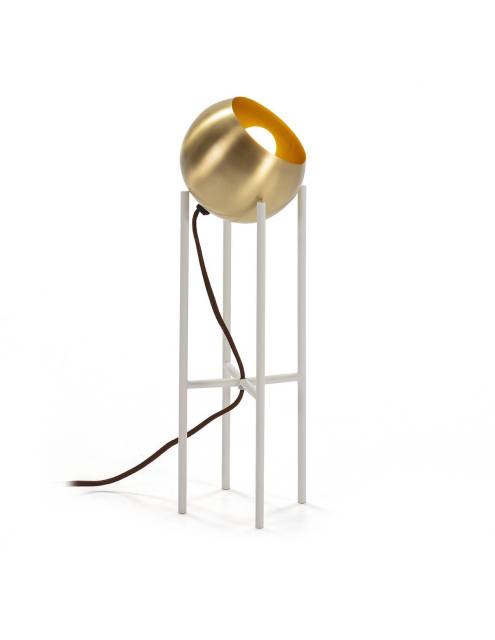 Lámpara de sobremesa de diseño vanguardista. Esfera dorada suelta para colocar en la dirección deseada