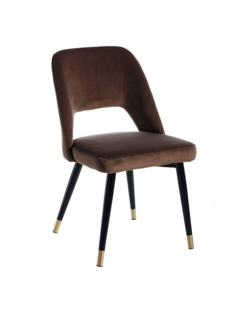 La silla de comedor Florencia goza de un diseño al que no le falta elegancia. Una silla de líneas curvas con un tacto suave.