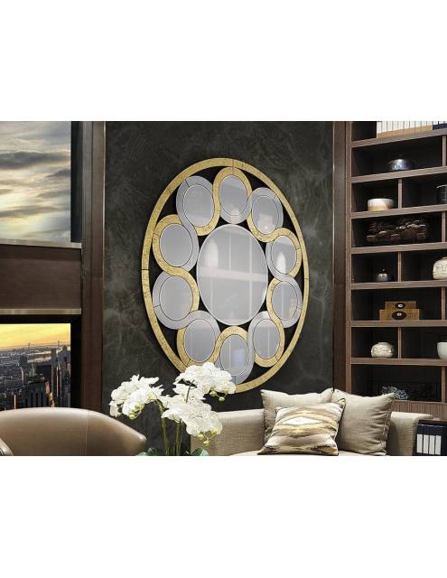 Decora tu salón con el elegante y majestuoso espejo circular Rey Sol pan de oro. Un soberbio espejo de 120 cm. de diámetro.