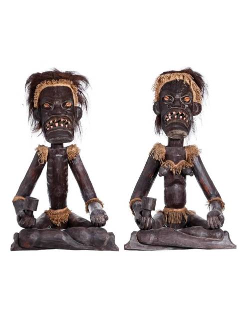El set 2 figuras XXL Chamán, esta compuesto por dos exóticas esculturas tribales realizadas en madera