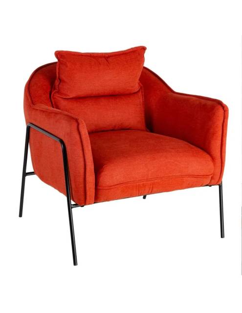 Elegancia, confort y estilo desenfadado, definen el sillón Cáceres calabaza tejido metal.