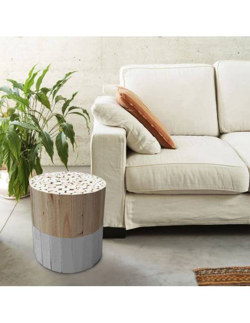 Taburete bajo tronquitos chill out de acabado bicolor gris y natural. Un asiento natural y funcional chill out.